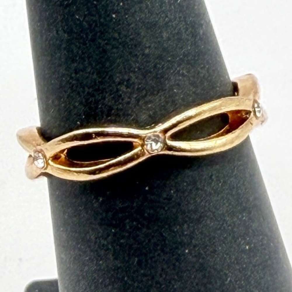 Gold Tone Eternity Style‎ Ring Clear Rhinestones Size 6.75 Open Marquise Band